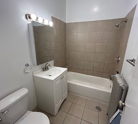 5th image of 1154 W Lunt Ave APT 306