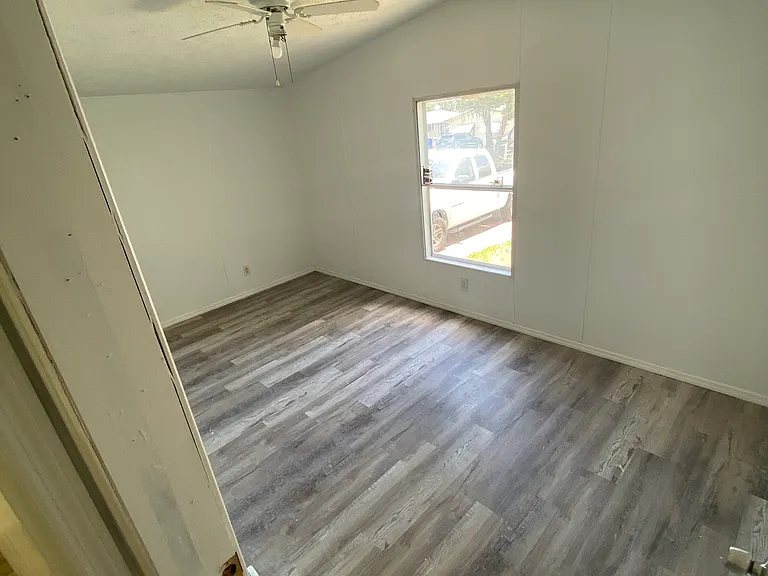 6635 Old Orchard Ave — Photo 10