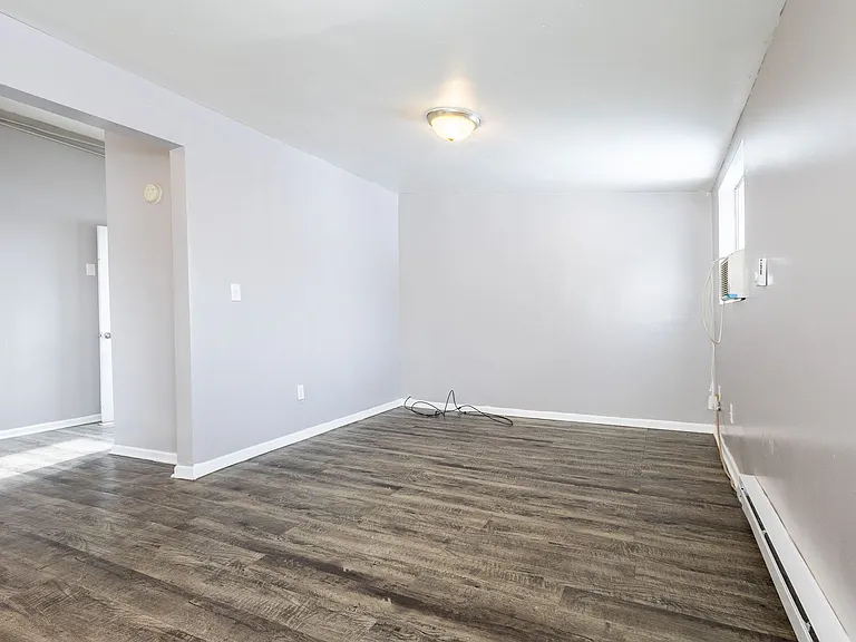 814 S 27th St — Photo 10