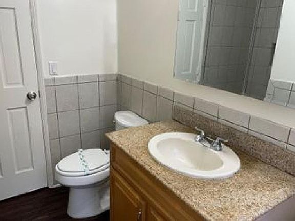 5th image of 22556 Covello St