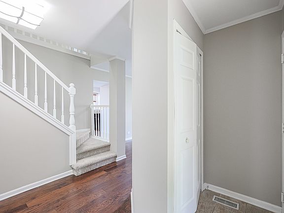 3rd image of 2204 Oakdale Cir