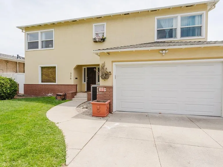 336 W Lexington Dr — Photo 1