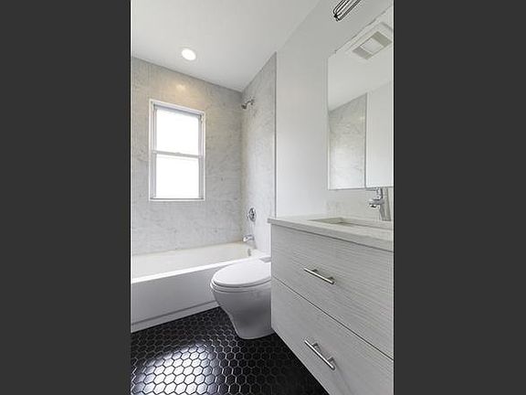 3rd image of 3037 W Diversey Ave #2