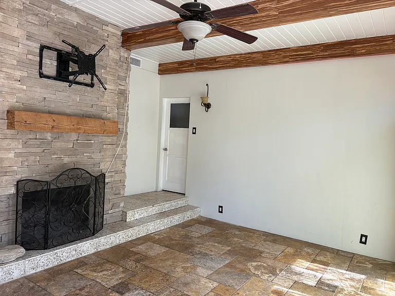 6601 Louise Ave #1 — Photo 9