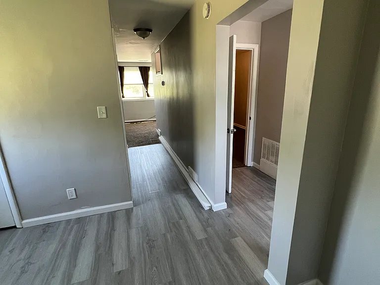 214 27th St #1 — Photo 7