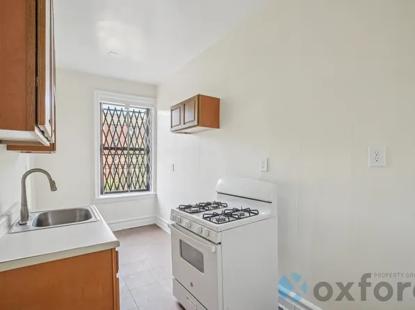 575 Ocean Avenue image 3 of 14