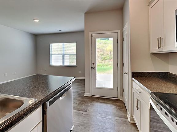 4th image of 3709 Nathans Way