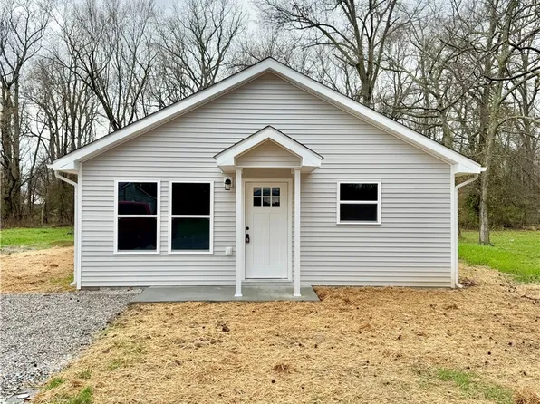 880 Mann Avenue, Austin, IN 47102