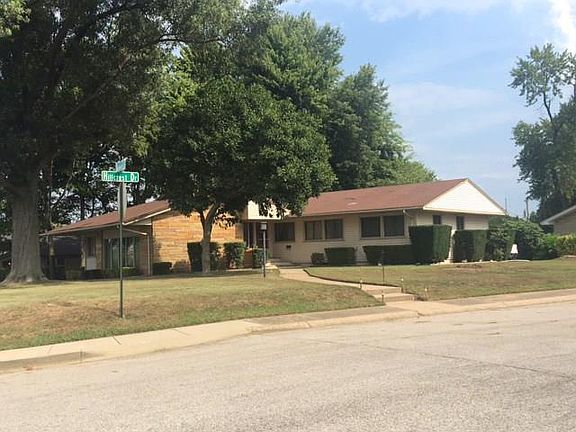 2nd image of 3805 Hillcrest Dr