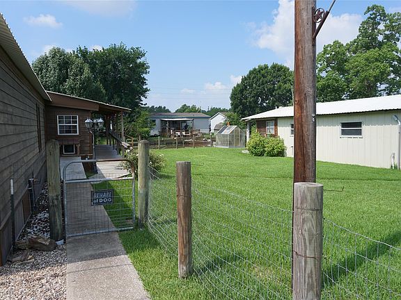 2nd image of 8989 Gladewood St