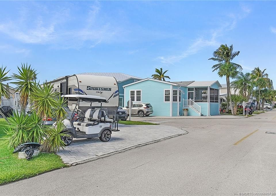 1st image of 944 Nettles Blvd