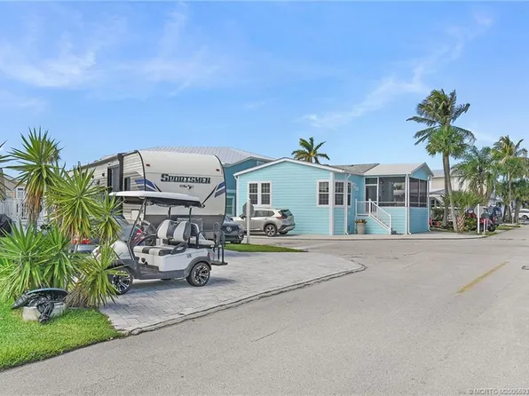 944 Nettles Blvd, Jensen Beach, FL 34957