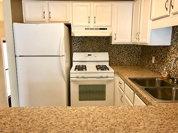 5th image of 3500 Golfside Dr