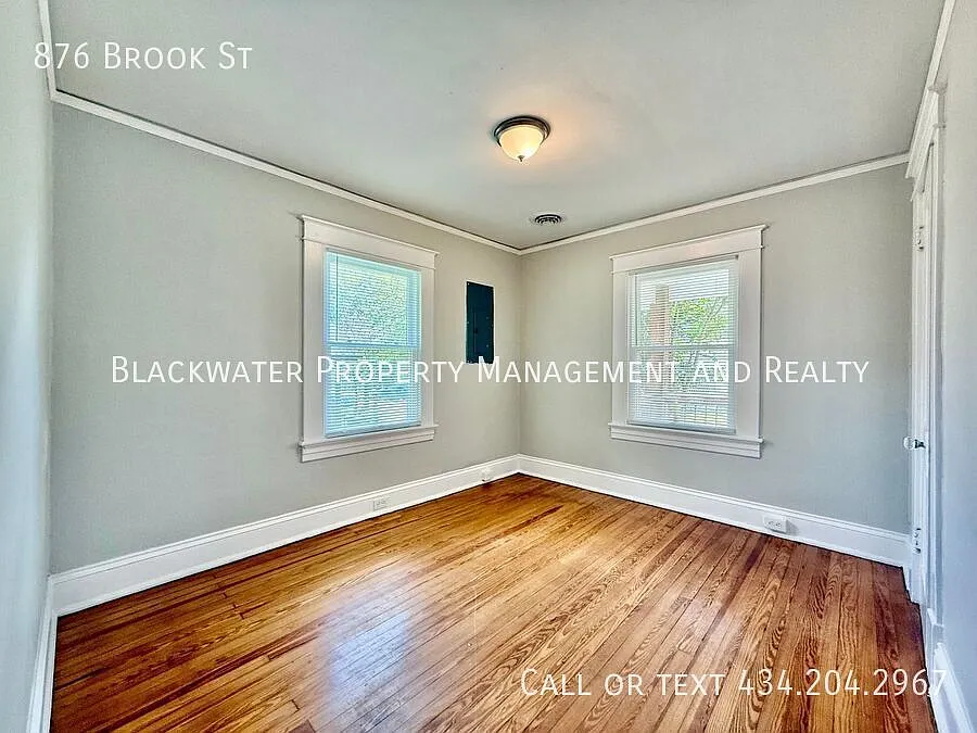 Fully Renovated 2 Bedroom Home! — Photo 2
