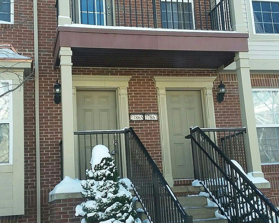 1st image of 27969 Hopkins Dr
