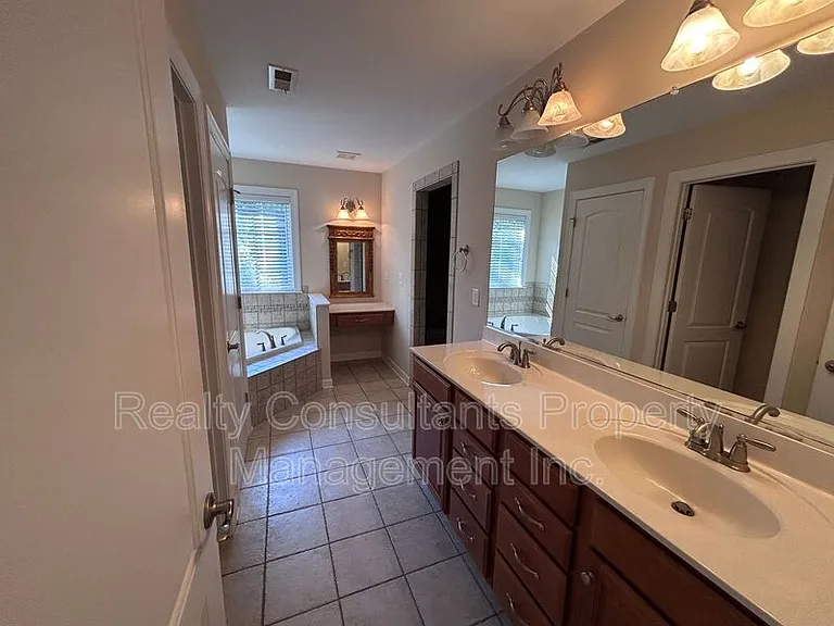 4540 Pebble Lake Dr — Photo 53