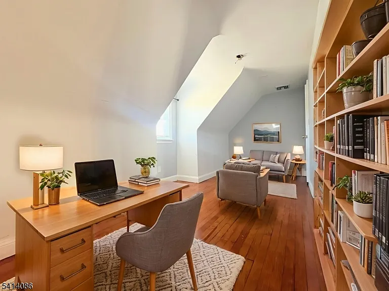 345 N 7th Ave — Photo 9