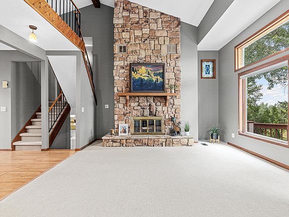 5th image of 8955 Hilltop Dr
