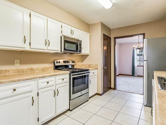 3rd image of 5873 W Shore Dr