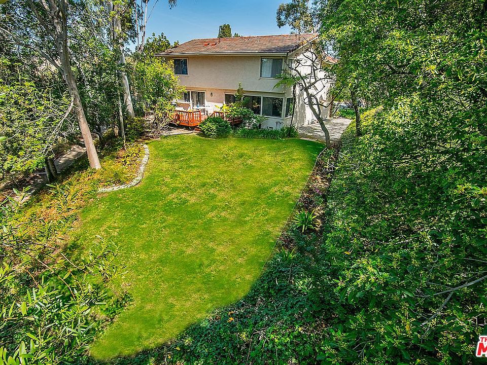 2nd image of 10227 Clematis Ct