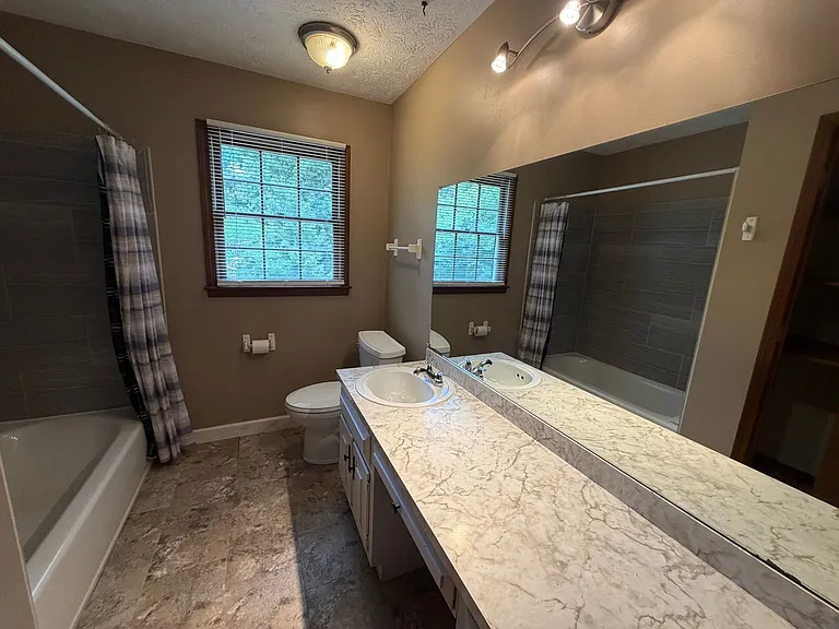 364 Regal Dr — Photo 10