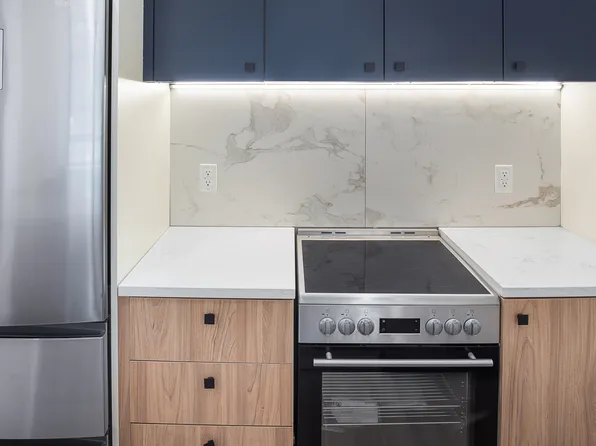 25 Bruckner Boulevard image 3 of 31