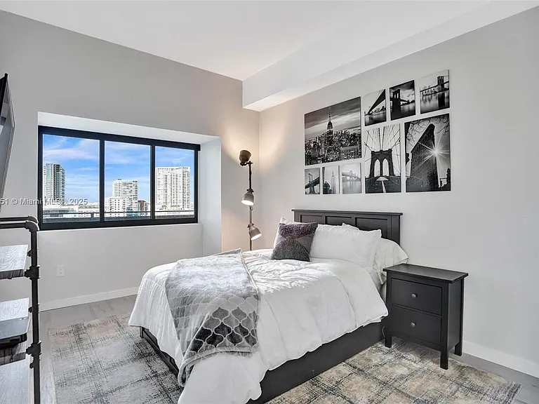 480 NE 31st St #1401 — Photo 18