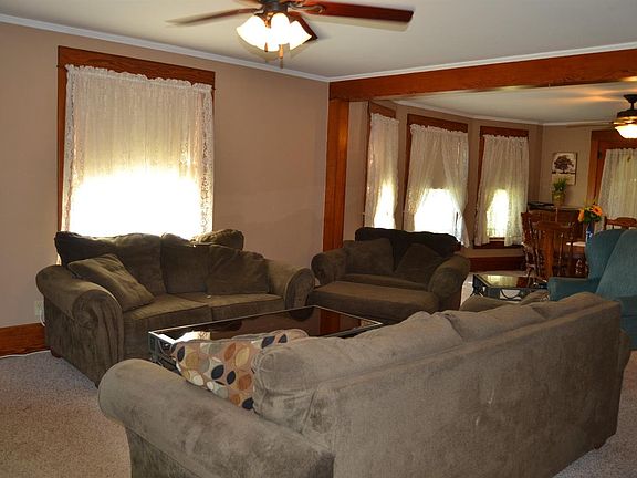 5th image of 725 Logan Ave