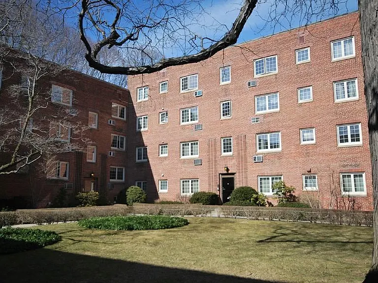 30 Saint Paul St — Photo 1