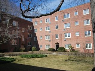 30 Saint Paul St, Brookline, MA 02446