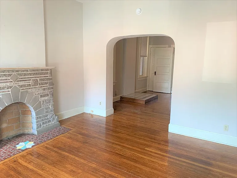 1077 S. Taylor — Photo 3