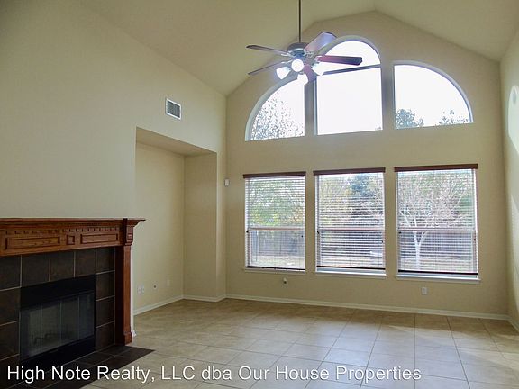 2nd image of 15324 Fernhill Dr