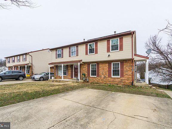 3rd image of 8806 East Grv