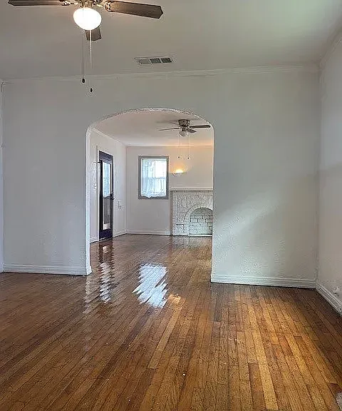 3819 Roseland Ave — Photo 4