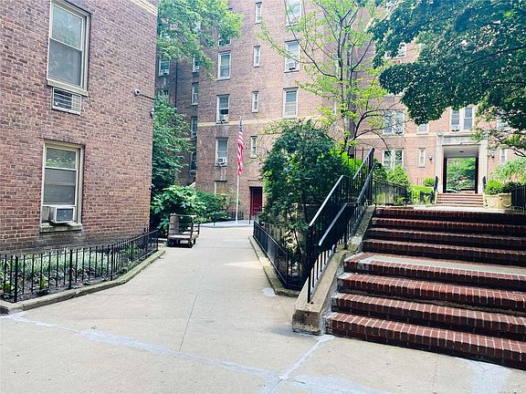 4th image of 48-19 43rd St APT 4A