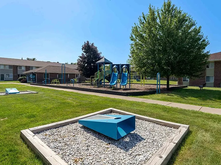 Creek Hill Apartment Homes — Photo 34