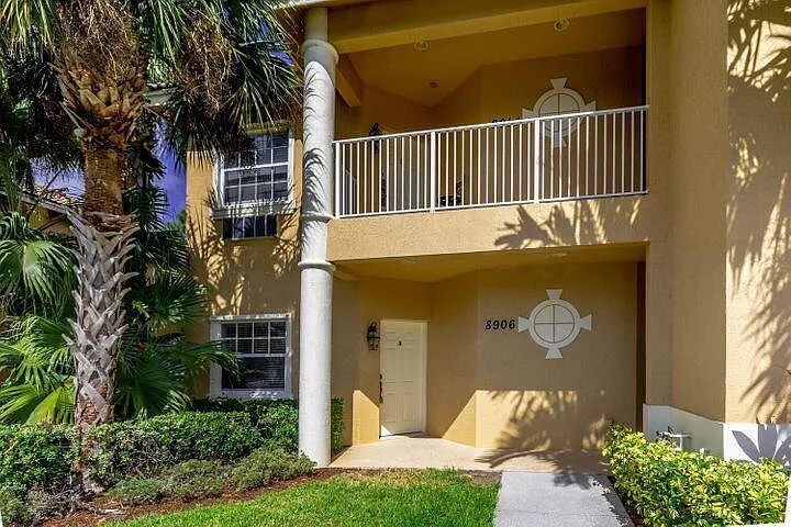 8906 Sandshot Ct #B — Photo 2