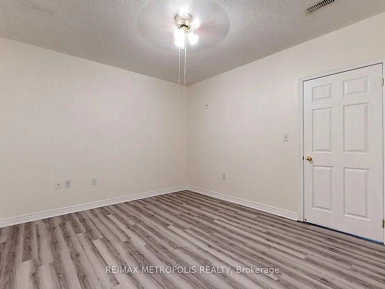 7340 Markham Rd #107 — Photo 13