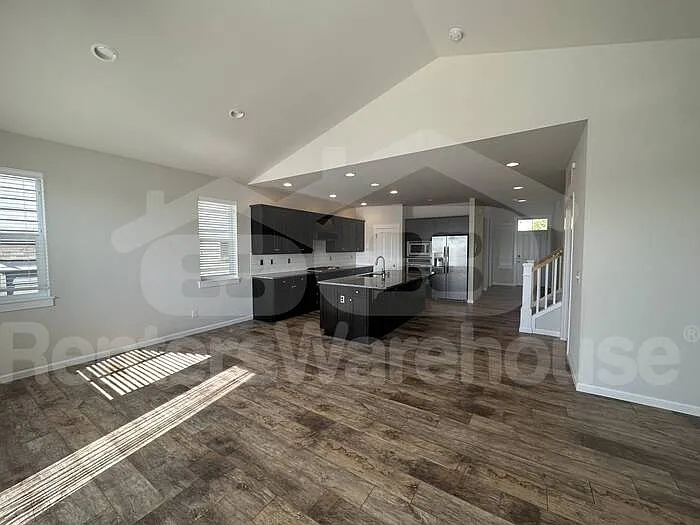 2711 Fiddleback St NE — Photo 4