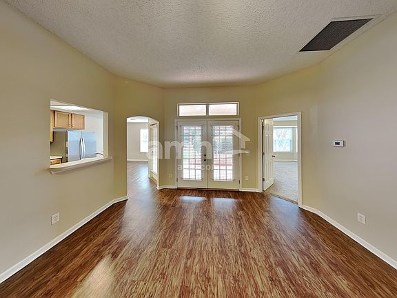 5th image of 701 Lake Geneva Dr