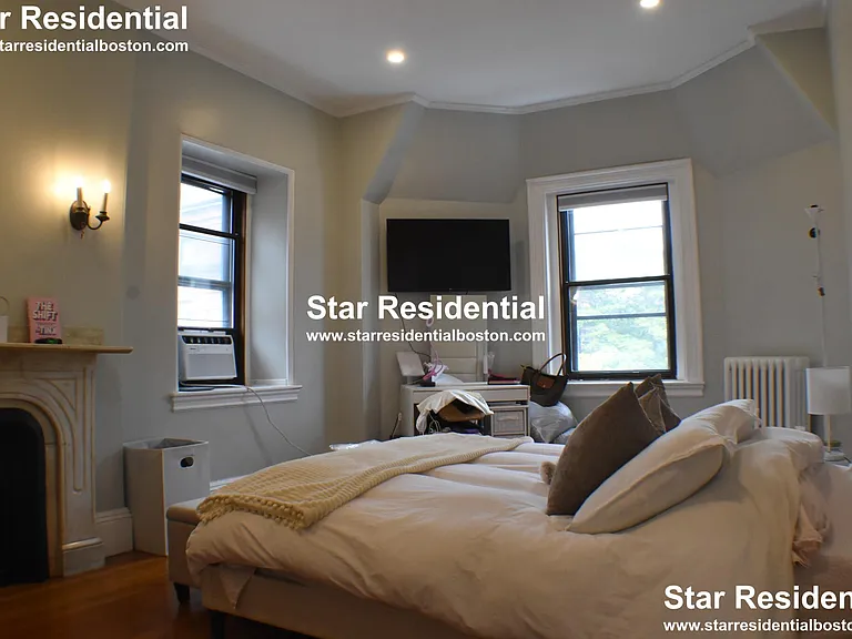 31 Fairfield St #201 — Photo 19
