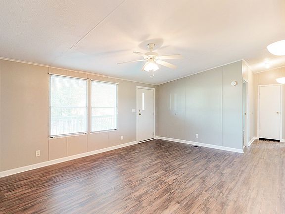4th image of 213 Hickory Oaks Dr SE