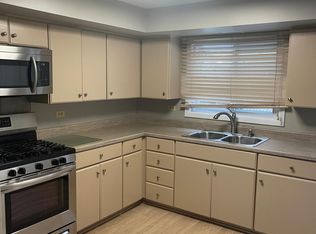 9362 N Hamlin Ave, Des Plaines, IL 60016
