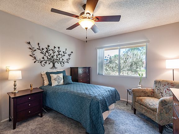 3rd image of 10831 W Mission Ln