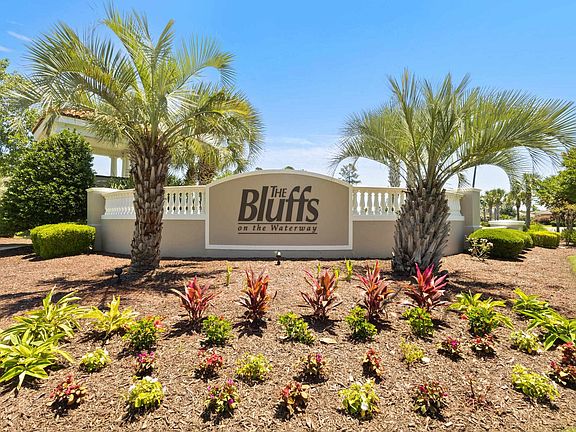 4th image of 809 Bluffview Dr.