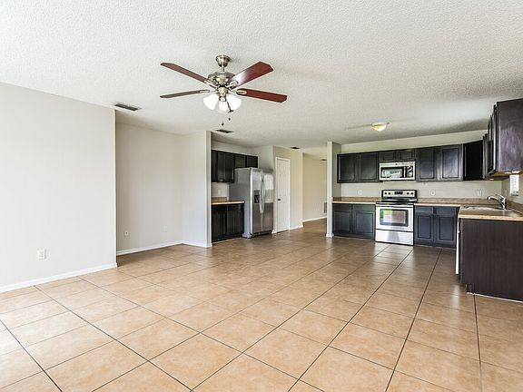 4th image of 3212 Amberley Park Cir