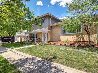 10440 S Lacrosse Ave, Oak Lawn, IL 60453