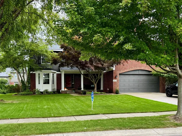 5613 Adderstone Dr, Clarkston, MI 48346