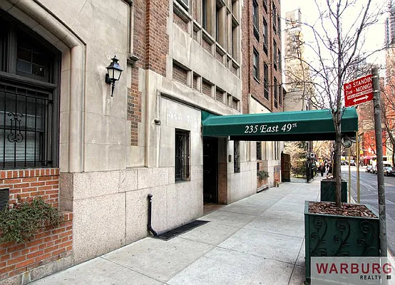 Sold by Warburg | media 8