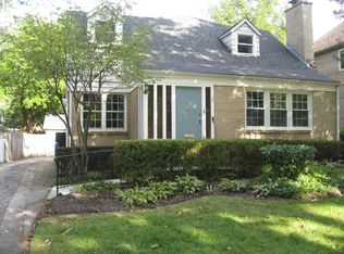537 N Vine St, Hinsdale, IL 60521